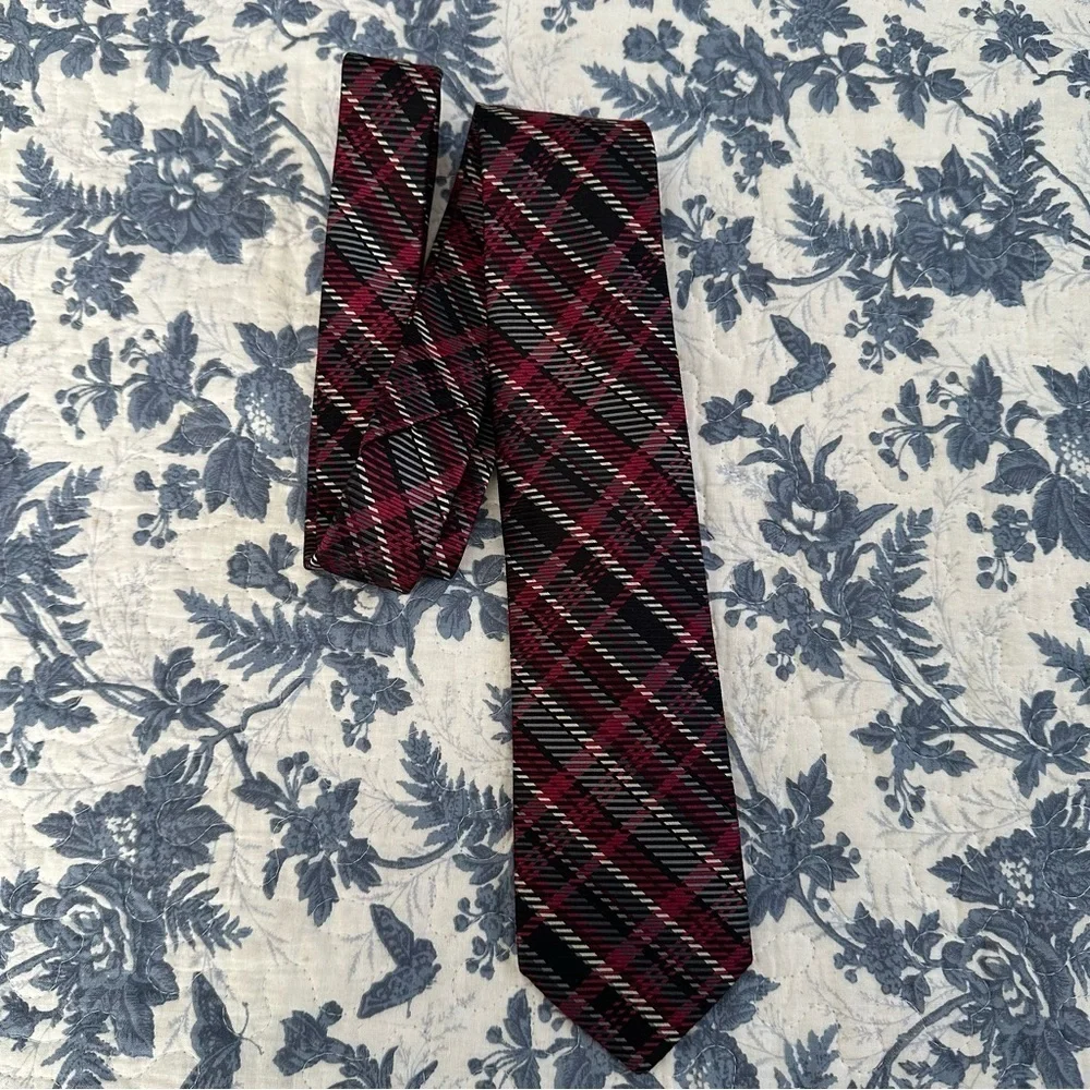 Michelsons Seven Fold Tie Red Black Gray Plaid Silk 58” x 3” Preppy Academic